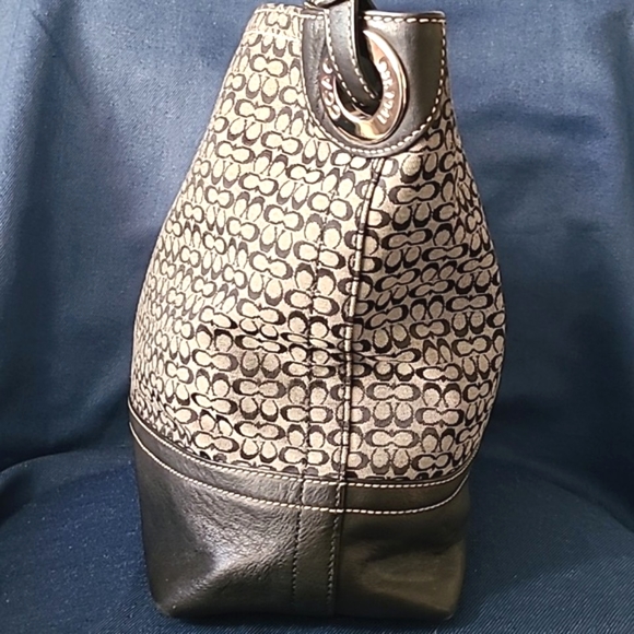 Coach - Signature monogram bucket bag and wristlet set - Picture 6 of 17